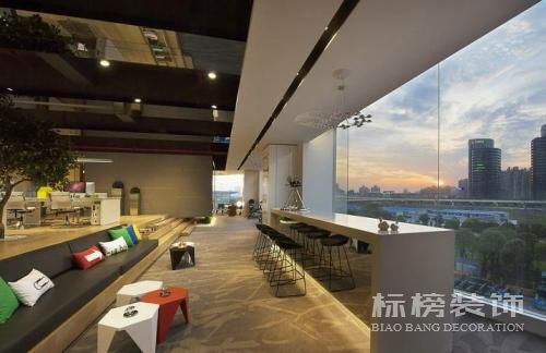 深圳辦公室裝修如何選擇好家居？