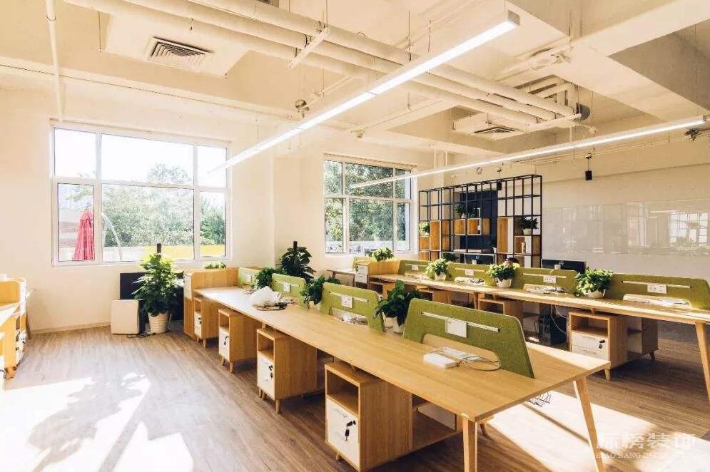 深圳辦公室裝修完成后如何進(jìn)行保潔工作？